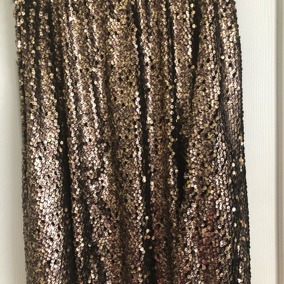 Sequined skirt! Like new! - Picture 2 of 3